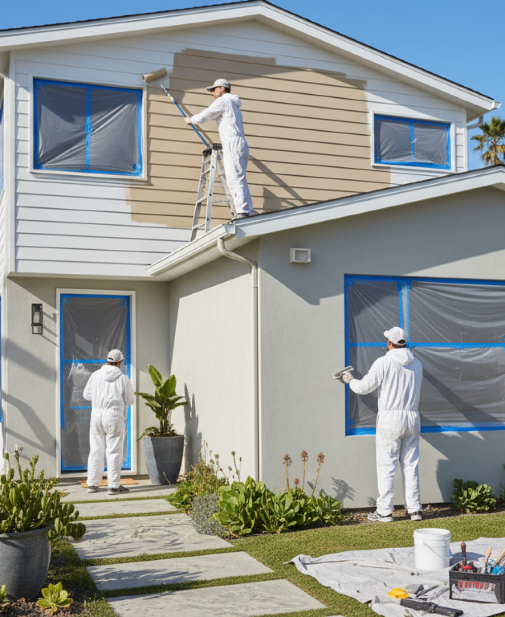 Get exterior painting services in Manhattan Beach for fresh curb appeal, durable finishes, and coastal-grade paint. Call for a free quote.